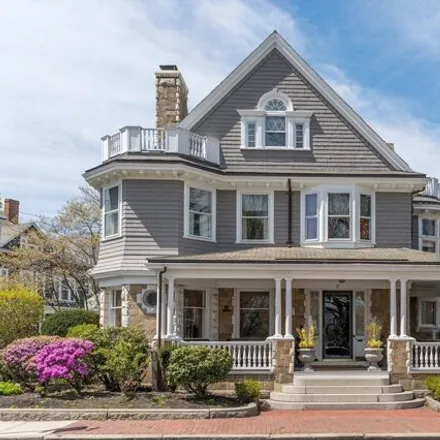 Buy this 6 bed house on 25 Washington Sq N in Salem, Massachusetts