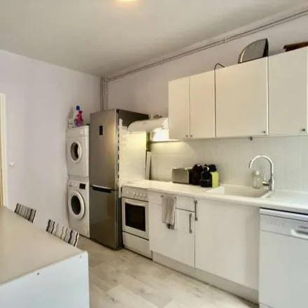 Image 4 - 12 Rue Pierre Picard, 75018 Paris, France - Apartment for rent
