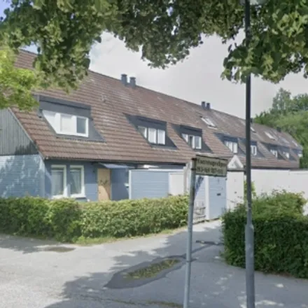 Rent this 4 bed townhouse on Kvarnhagsvägen in 145 57 Botkyrka kommun, Sweden
