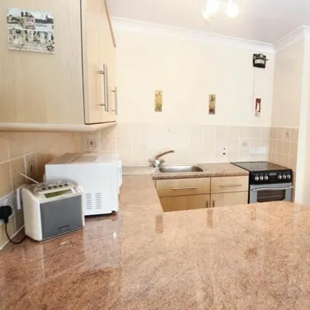 Image 7 - Dolphin House, Sutton Wharf, Plymouth, PL4 0DW, United Kingdom - Apartment for sale
