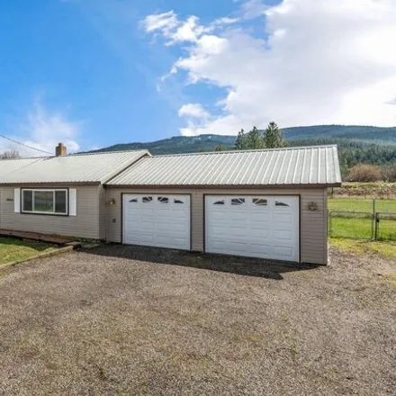 Image 2 - 3066 West Riverbend Avenue, Post Falls, ID 83854, USA - House for sale