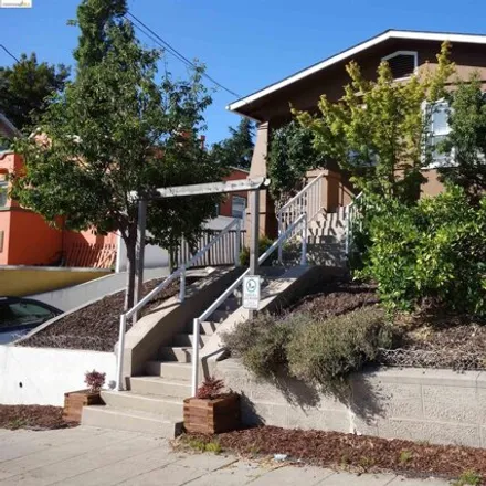 Buy this 3 bed house on 4634 Congress Avenue in Oakland, CA 94619