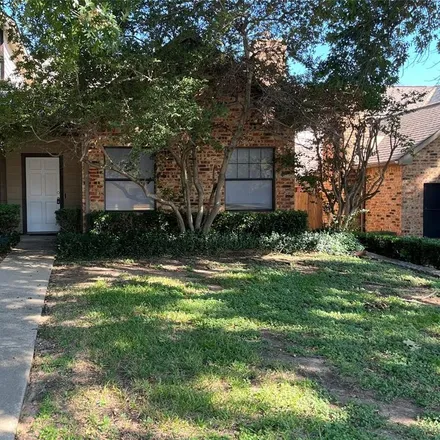 Buy this 3 bed townhouse on 3909 Evergreen Street in Irving, TX 75061