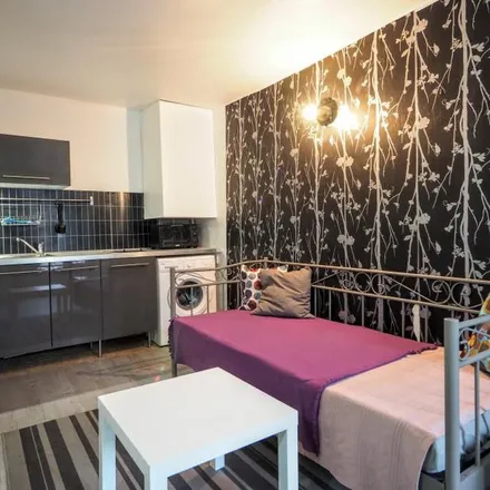 Image 2 - 32 Rue Léopold-Bellan, 75002 Paris, France - Apartment for rent