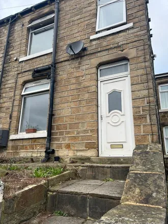 Rent this 2 bed townhouse on A62 in Kirklees, HD5 0RJ