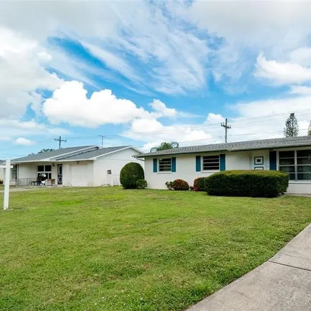 Buy this 3 bed house on 3101 Oxford Drive West in Bradenton, FL 34205