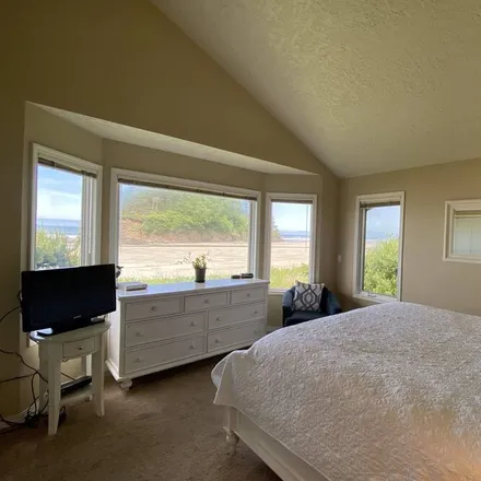 Rent this 3 bed house on Neskowin in OR, 97149