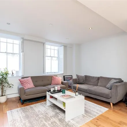 Rent this 2 bed apartment on Symons House in 22 Alie Street, London