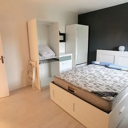 Rent this 3 bed apartment on 4bis Rue Saint-Gervais in 33210 Langon, France