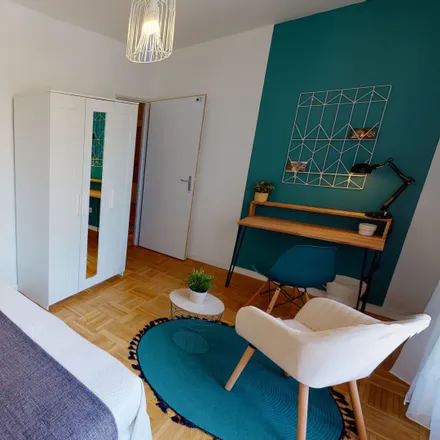 Rent this 4 bed room on 17 rue des Emeraudes
