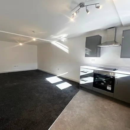 Rent this 2 bed apartment on Soni Electronics in Kingston Road, Portsmouth