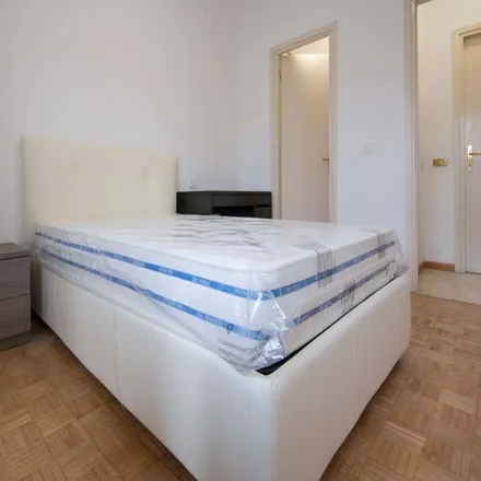Rent this 6 bed room on Via Adeodato Ressi in 12, 20125 Milan MI
