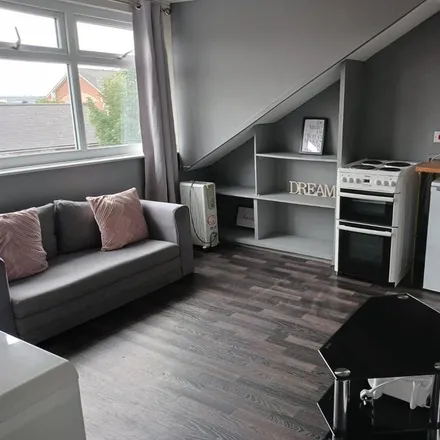 Rent this 1 bed apartment on Back Nowell Crescent in Leeds, LS9 6FF
