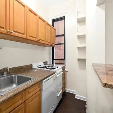 Image 3 - 140 West 79th Street, New York, NY 10024, USA - Apartment for rent