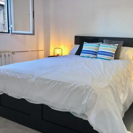 Rent this 3 bed apartment on Madrid in Farmacia - Calle Hermanos del Moral 14, Calle de los Hermanos del Moral