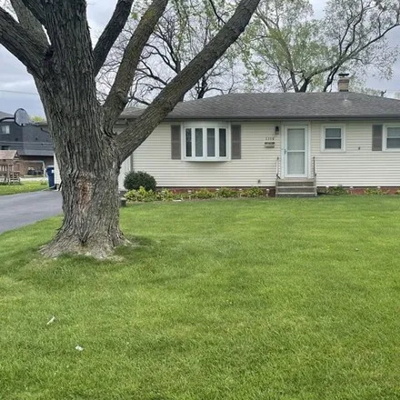 Buy this 3 bed house on 1144 Magnolia Drive in Crest Hill, IL 60435