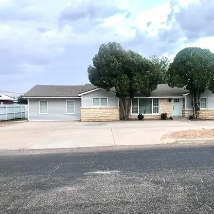 Buy this 4 bed house on 635 Southwest 2nd in Seminole, TX 79360