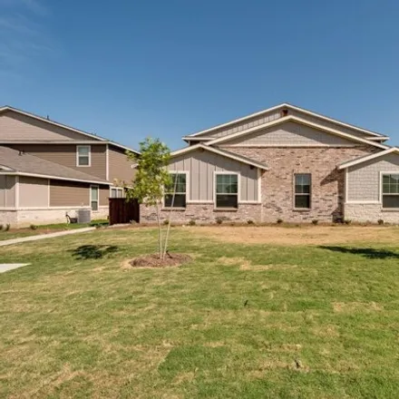 Rent this 3 bed house on Harvest Moon Drive in Ellis County, TX 76084