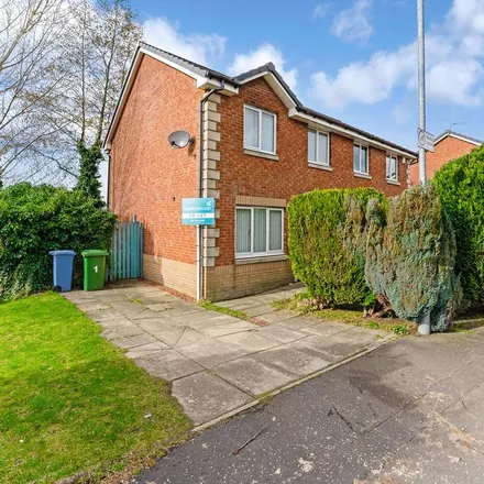 Rent this 3 bed duplex on Currie Place in Eastpark, Glasgow