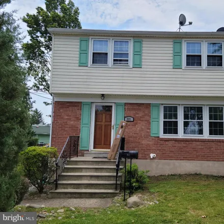 Buy this 4 bed house on 339 Massasoit Street in Lester, Tinicum Township