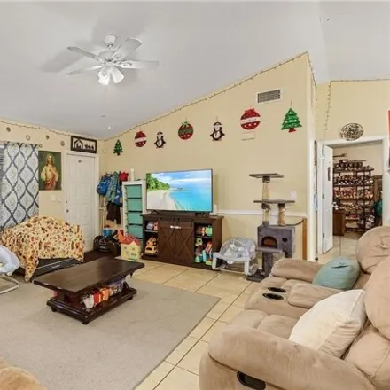 Image 7 - 1418 Southwest 11th Street, Cape Coral, FL 33991, USA - House for sale