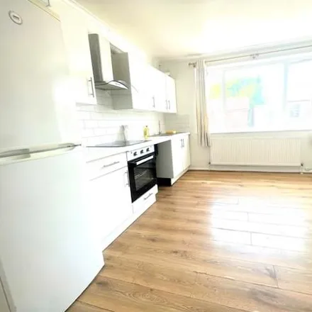 Rent this 3 bed apartment on Tillotson Road in London, N9 9AG