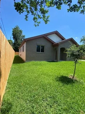 Image 6 - Reece Academy, 2223 Esther Drive, Houston, TX 77088, USA - House for sale