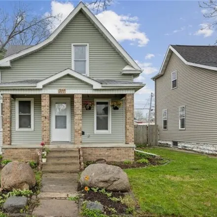 Buy this 3 bed house on 749 7th Street Southwest in Cedar Rapids, IA 52404