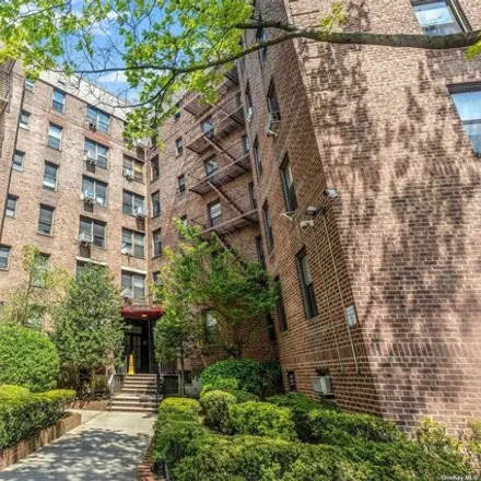 Image 1 - 83-55 Woodhaven Blvd Unit 3j, Woodhaven, New York, 11421 - Apartment for sale