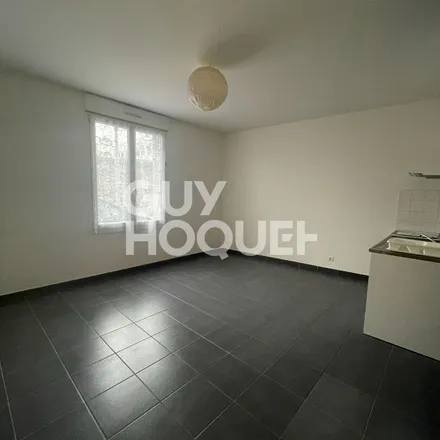 Rent this 2 bed apartment on 5 bis Place de la Méditerranée in 51200 Épernay, France