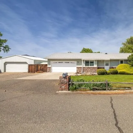 Buy this 3 bed house on West Nixon Court in Pasco, WA 99336
