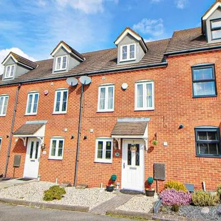 Buy this 3 bed townhouse on Goodrich Mews in Coseley, DY3 2FB