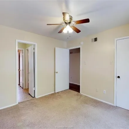Image 4 - 323 Manuel Drive, College Station, TX 77840, USA - Apartment for rent