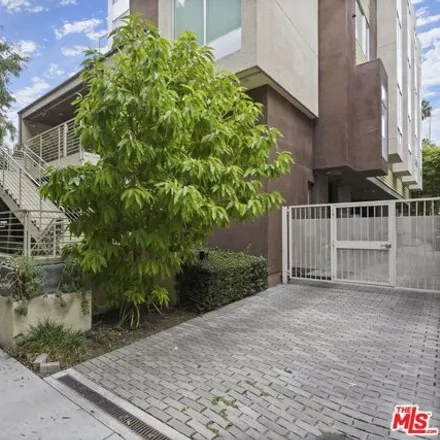 Image 2 - 7680 Romaine Street, West Hollywood, CA 90046, USA - Townhouse for rent