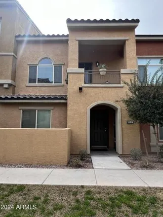 Image 1 - 99 Cents Only Stores, 750 North Gilbert Road, Gilbert, AZ 85234, USA - Townhouse for rent