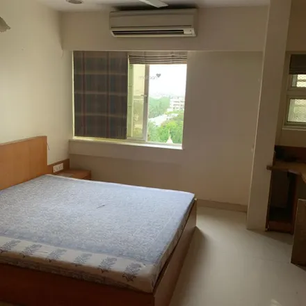 Image 8 - Sanjay Dutt, Nargis Dutt Road, Bandra West, Mumbai - 400052, Maharashtra, India - Apartment for rent
