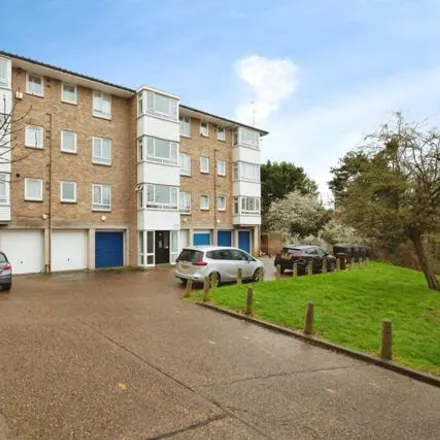 Buy this 1 bed apartment on Downsview Road in London, SE19 3XB
