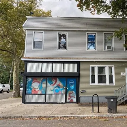 Buy this studio house on 105 Scranton Street in New Haven, CT 06511