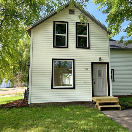 Rent this 3 bed house on 701 North Front Street in Noyes Junction, Crookston