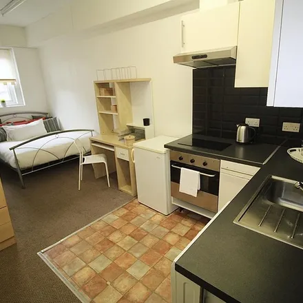 Rent this studio apartment on Kelso Road in Leeds, LS2 9PP