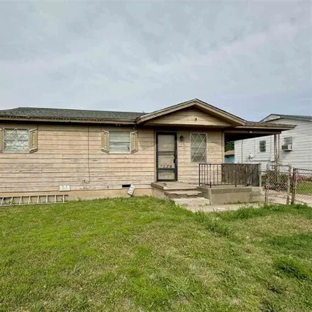 Buy this 2 bed house on 961 Southwest 35th Street in Lawton, OK 73505