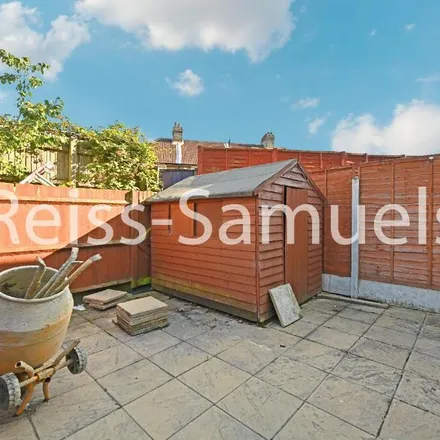 Rent this 6 bed townhouse on 7 Ambassador Square in Millwall, London