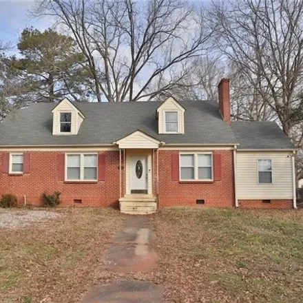 Image 1 - 1665 31st Street East, Valley, Chambers County, AL 36854, USA - House for sale