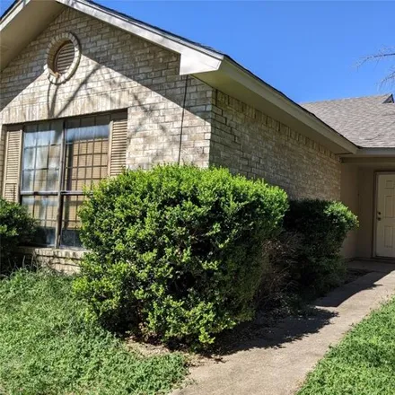 Buy this 2 bed house on 2429 Limestone Drive in Arlington, TX 76014