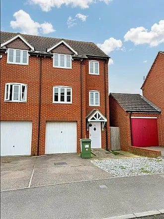 Rent this 4 bed townhouse on Monarch Drive in Kemsley, ME10 2GR