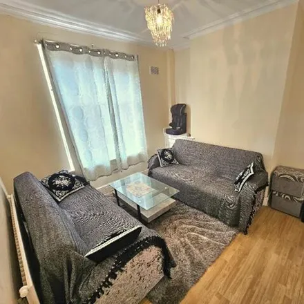 Image 2 - 28 Brook Avenue, Manchester, M19 3DQ, United Kingdom - Townhouse for sale