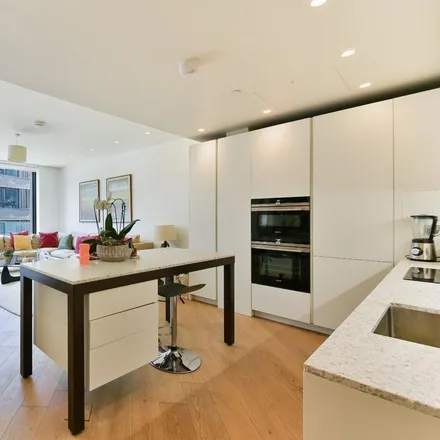 Rent this 2 bed apartment on Wood Crescent in London, W12 7GS