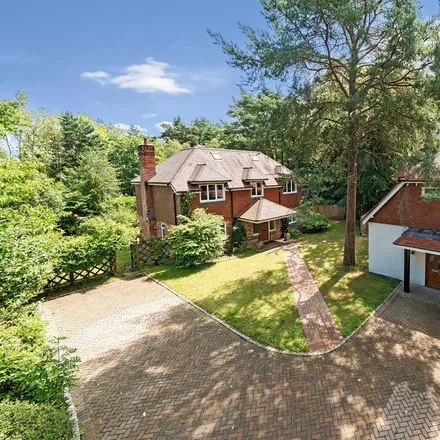 Rent this 9 bed house on Chilworth Drove in Chilworth, SO16 7JH