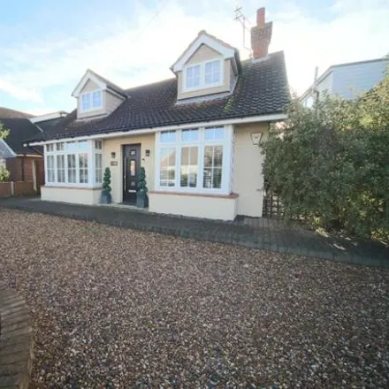 Buy this 5 bed house on Central Avenue in Corringham, SS17 8DD
