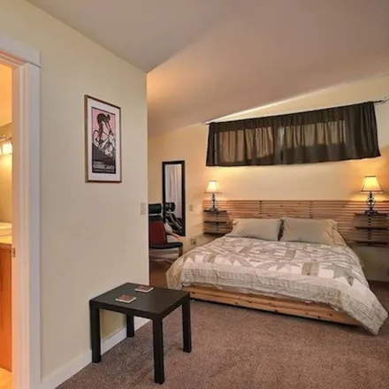 Rent this studio apartment on Hood River